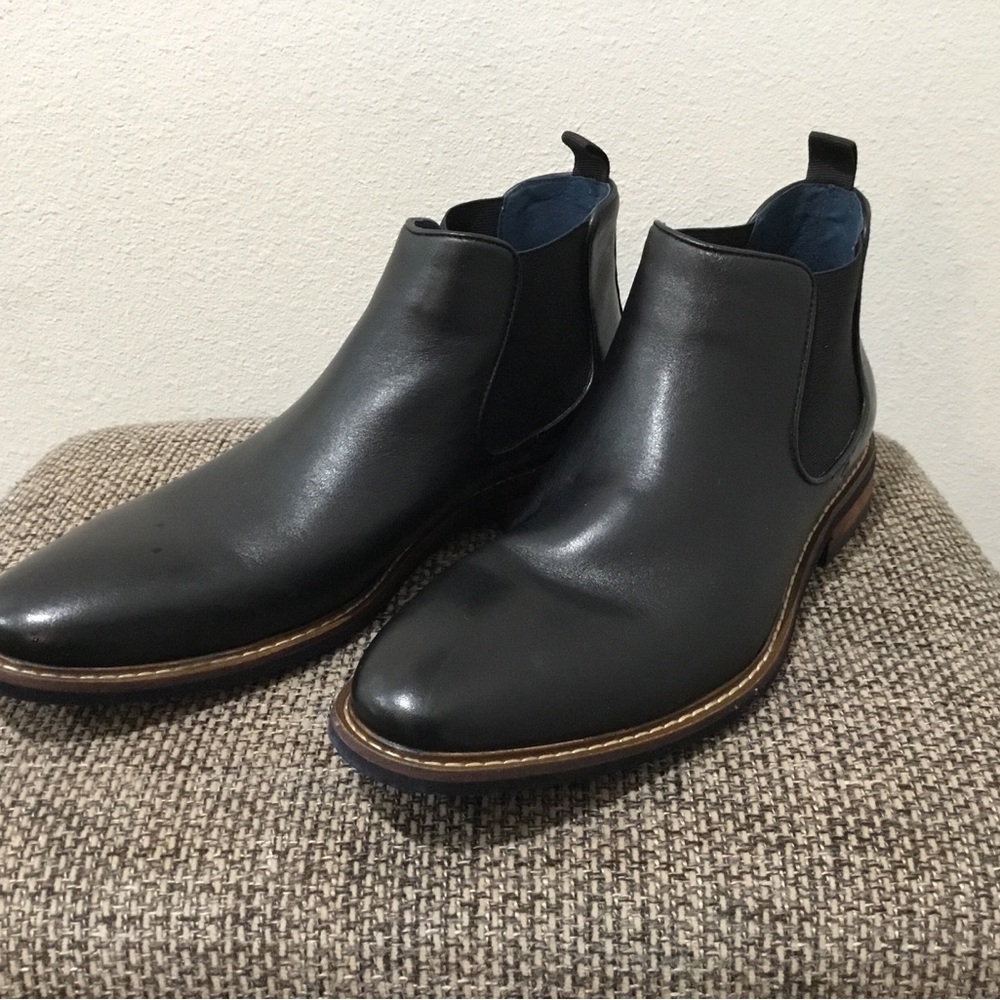 Joseph Abboud black Chelsea dress boot. Size 10